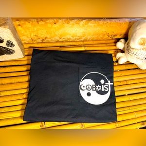 Small Black Pocket T-shirt 🌎